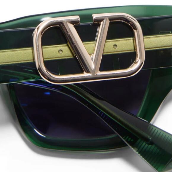New! Valentino V SETTE-VLS-166D, Stylish Green Sunglasses, Authentic